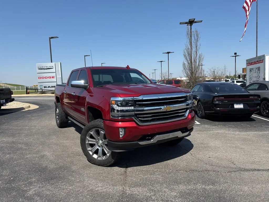 Used 2018 Chevrolet Silverado 1500 High Country with VIN 3GCUKTEJ2JG308668 for sale in Owasso, OK