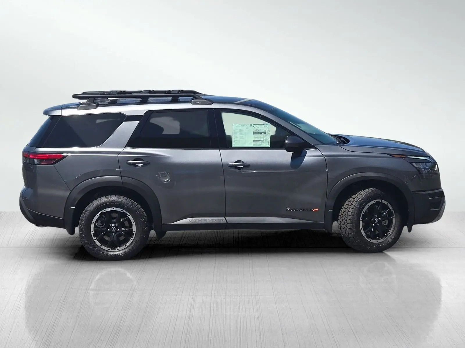 2025 Nissan Pathfinder Rock Creek photo 2