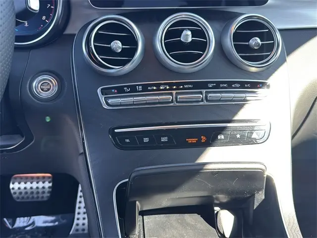 2022 Mercedes Benz GLC 300 photo 20