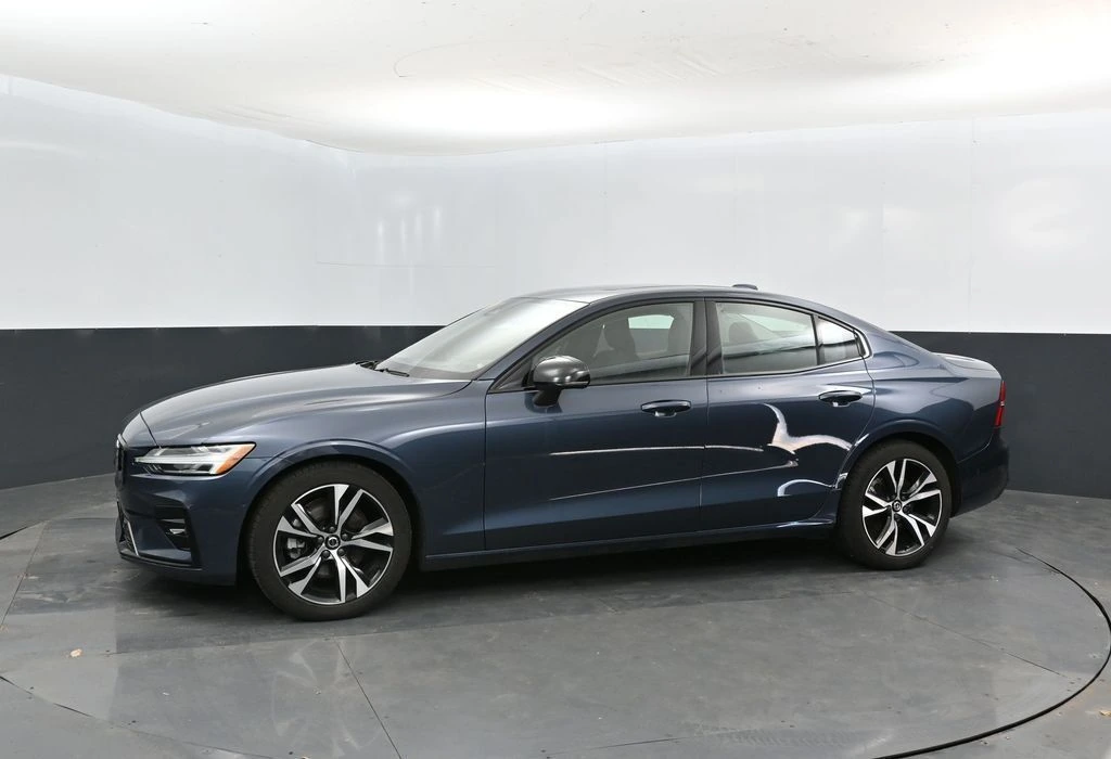 2024 Volvo - image 9