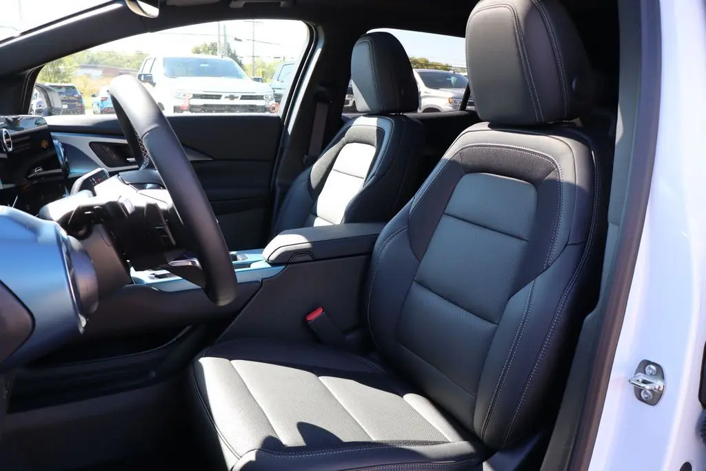 2026 Chevrolet Equinox LT photo 10