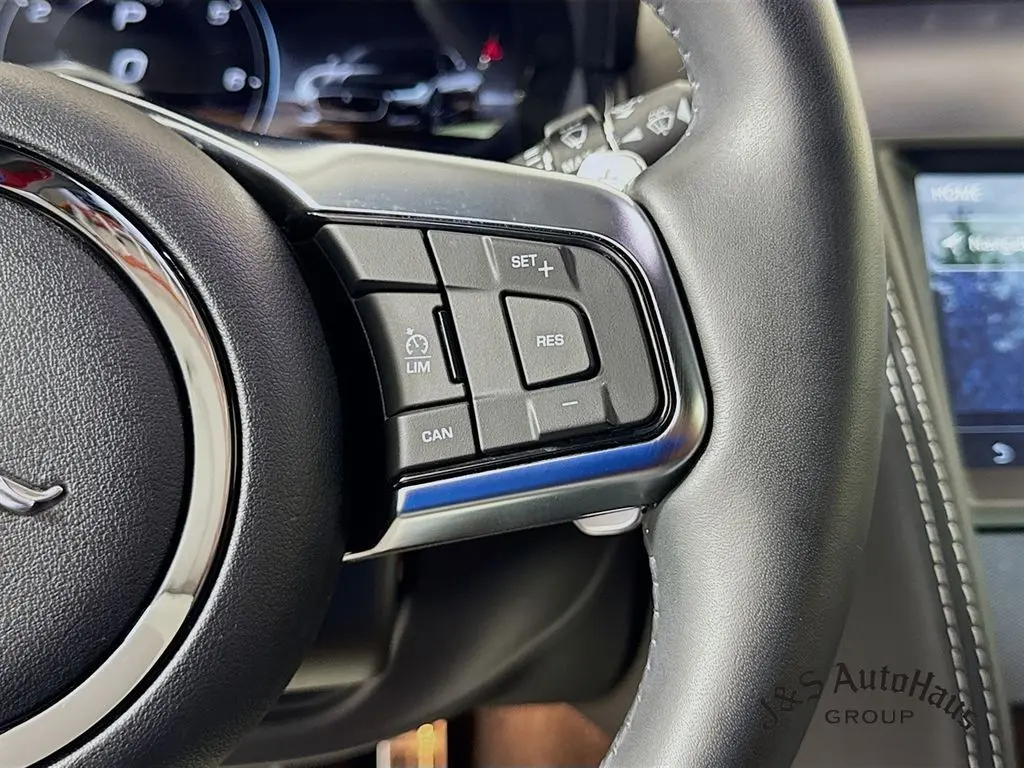 2021 Jaguar F-TYPE P300 photo 14