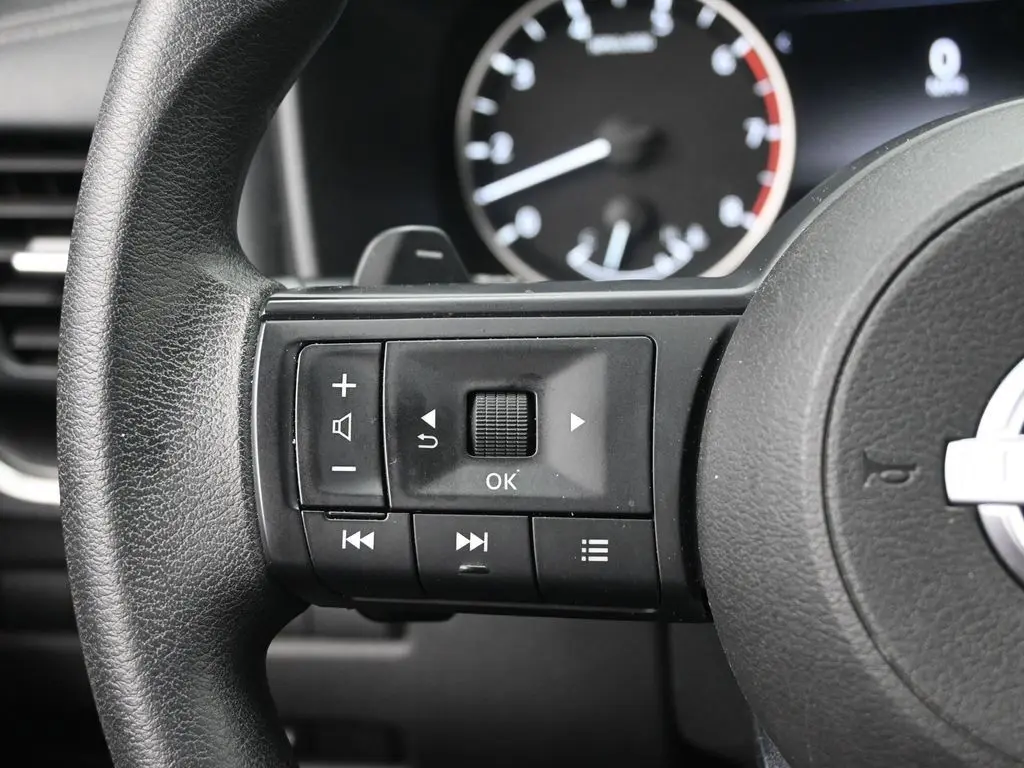 2024 Nissan Rogue SV AWD photo 7