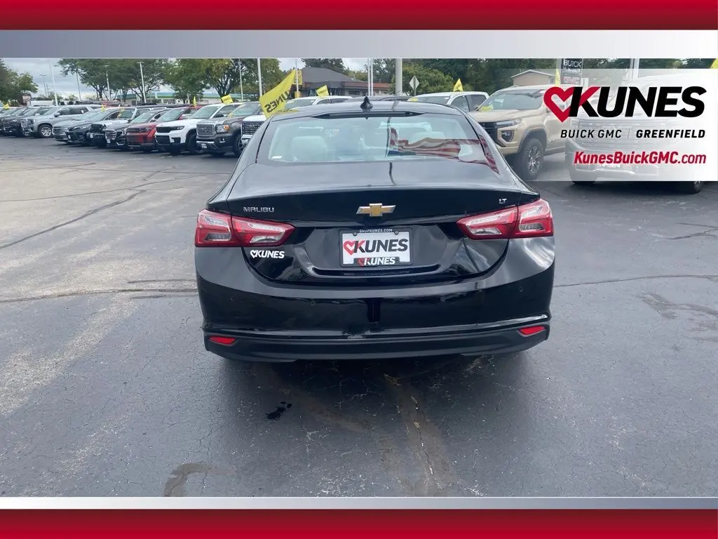 2024 Chevrolet Malibu Premier 2LT photo 3