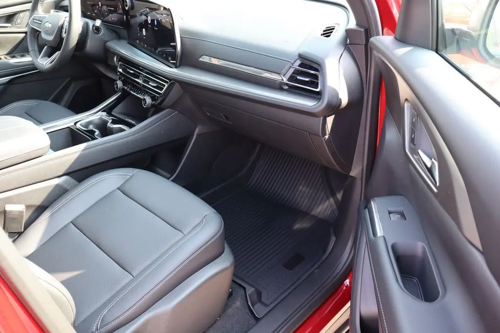 2026 Chevrolet Traverse 2LT photo 47
