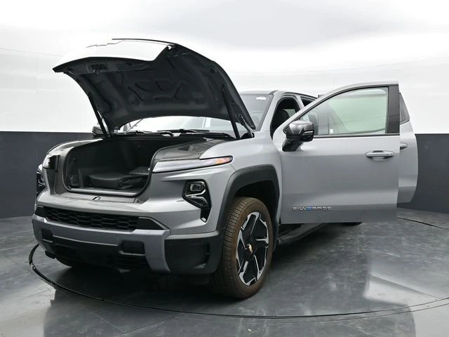 2026 Chevrolet Silverado EV LT - Photo 41