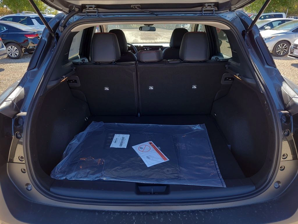 2026 Nissan KICKS SR - Photo 8