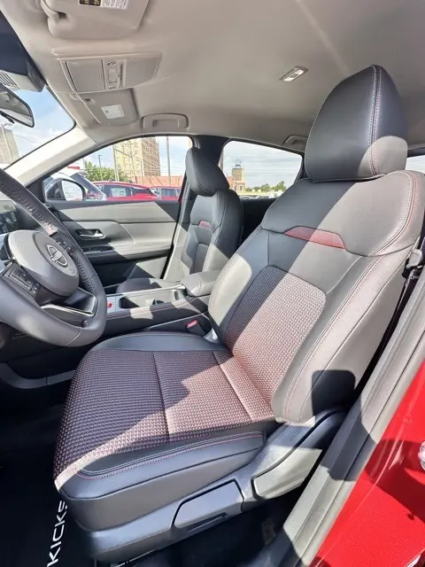 2026 Nissan Kicks SR photo 24