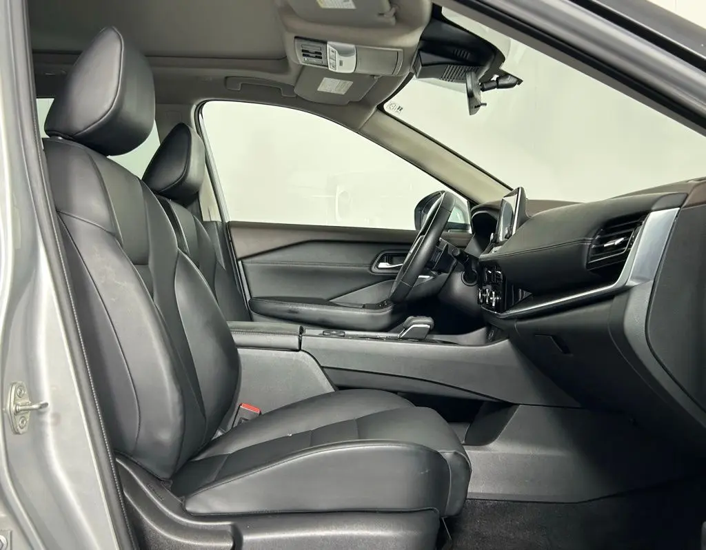 2022 Nissan Rogue SV photo 7