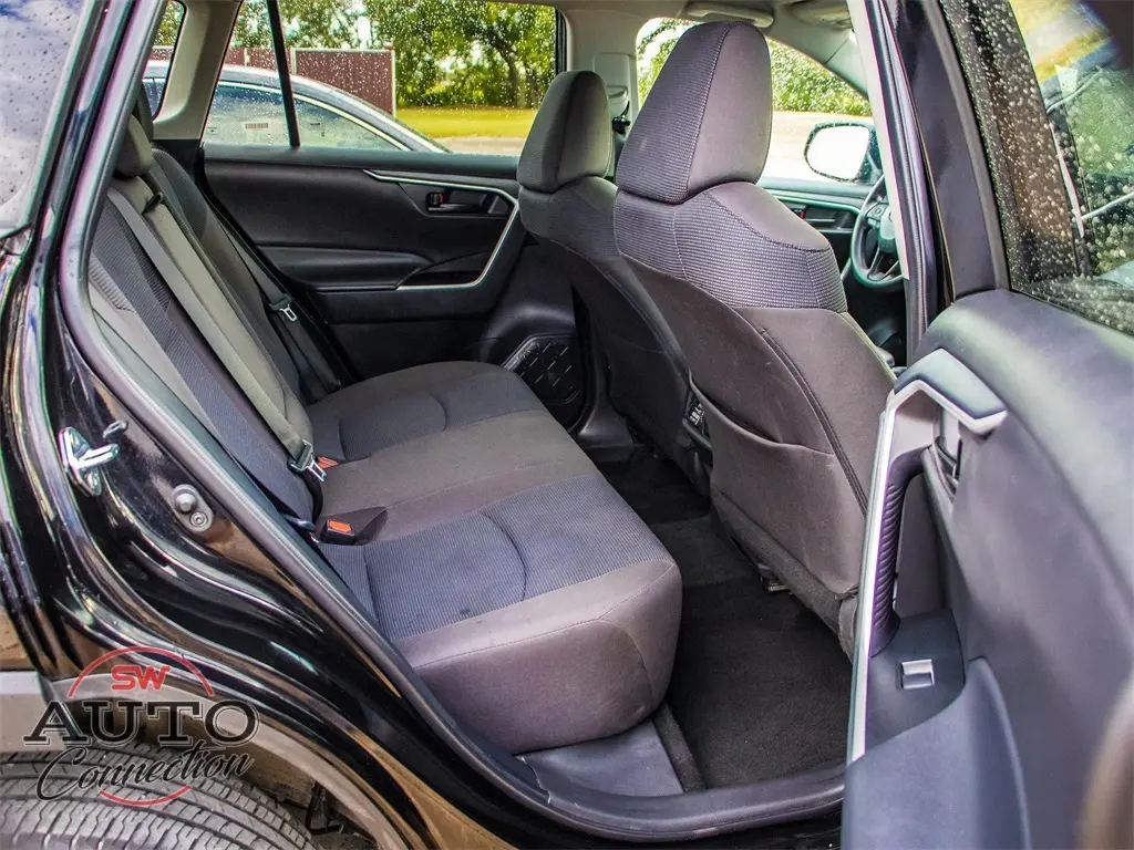 2024 Toyota RAV4 LE photo 13