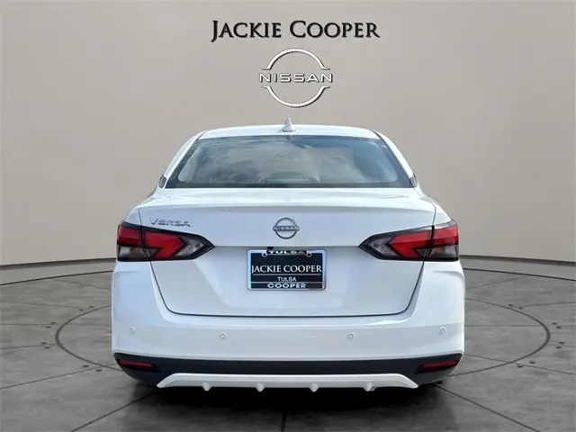 2025 Nissan Versa SV photo 4