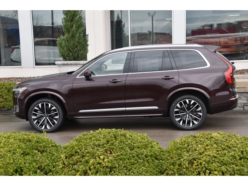 2026 Volvo - image 7