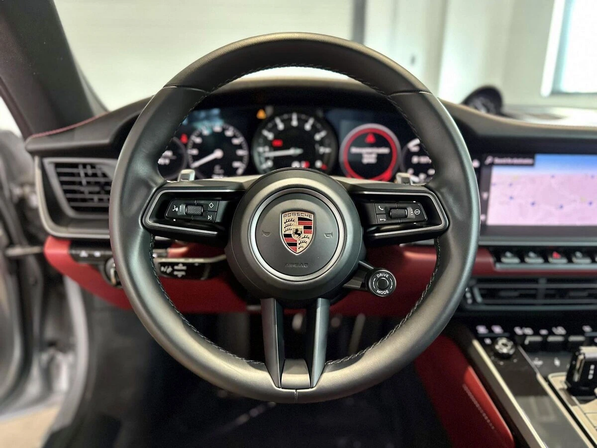 2024 Porsche 911 - Photo 17