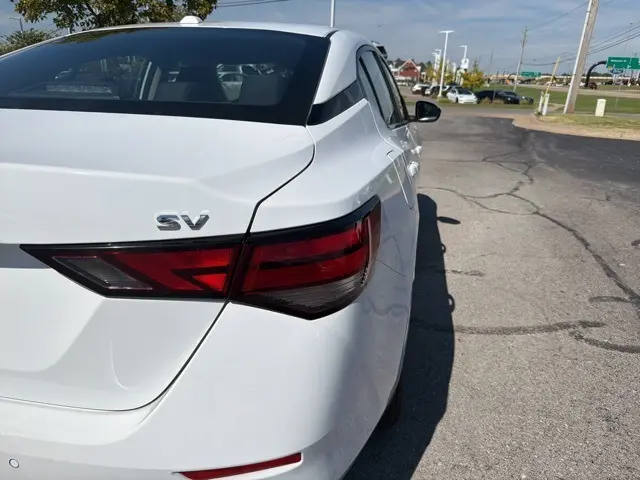 2024 Nissan Sentra SV photo 3