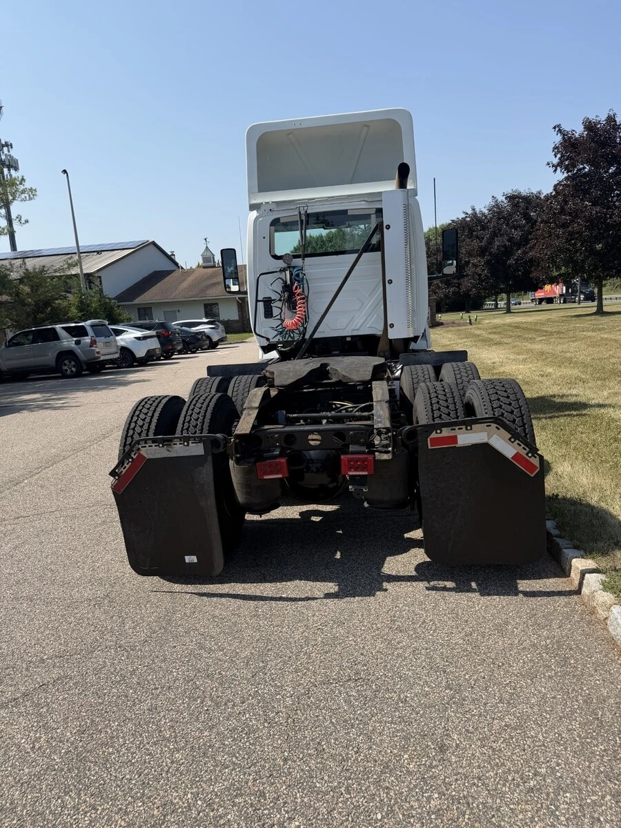 2019 International LT in Linden, NJ — photo 4