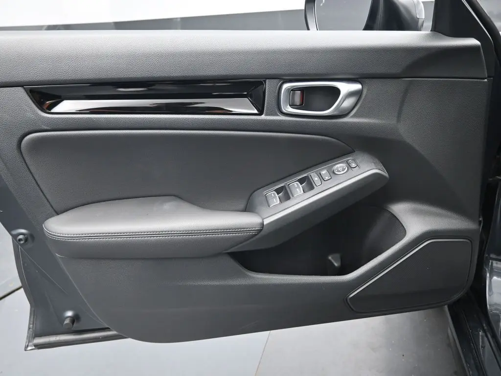 2024 Honda Civic EX-L Hatchback photo 21