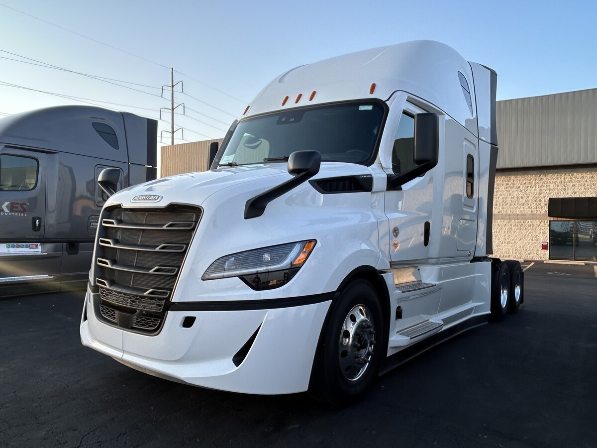 2027 FREIGHTLINER Cascadia