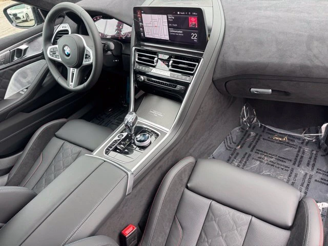 2026 BMW 8 Series M850i - Photo 27