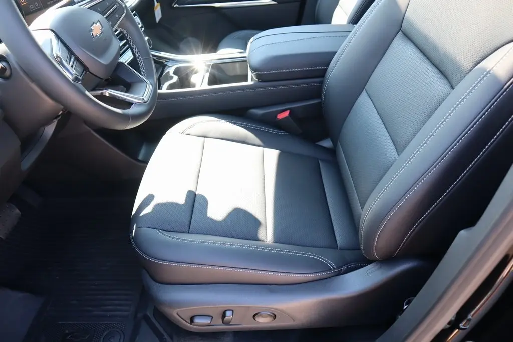 2026 Chevrolet Traverse 1LT photo 9