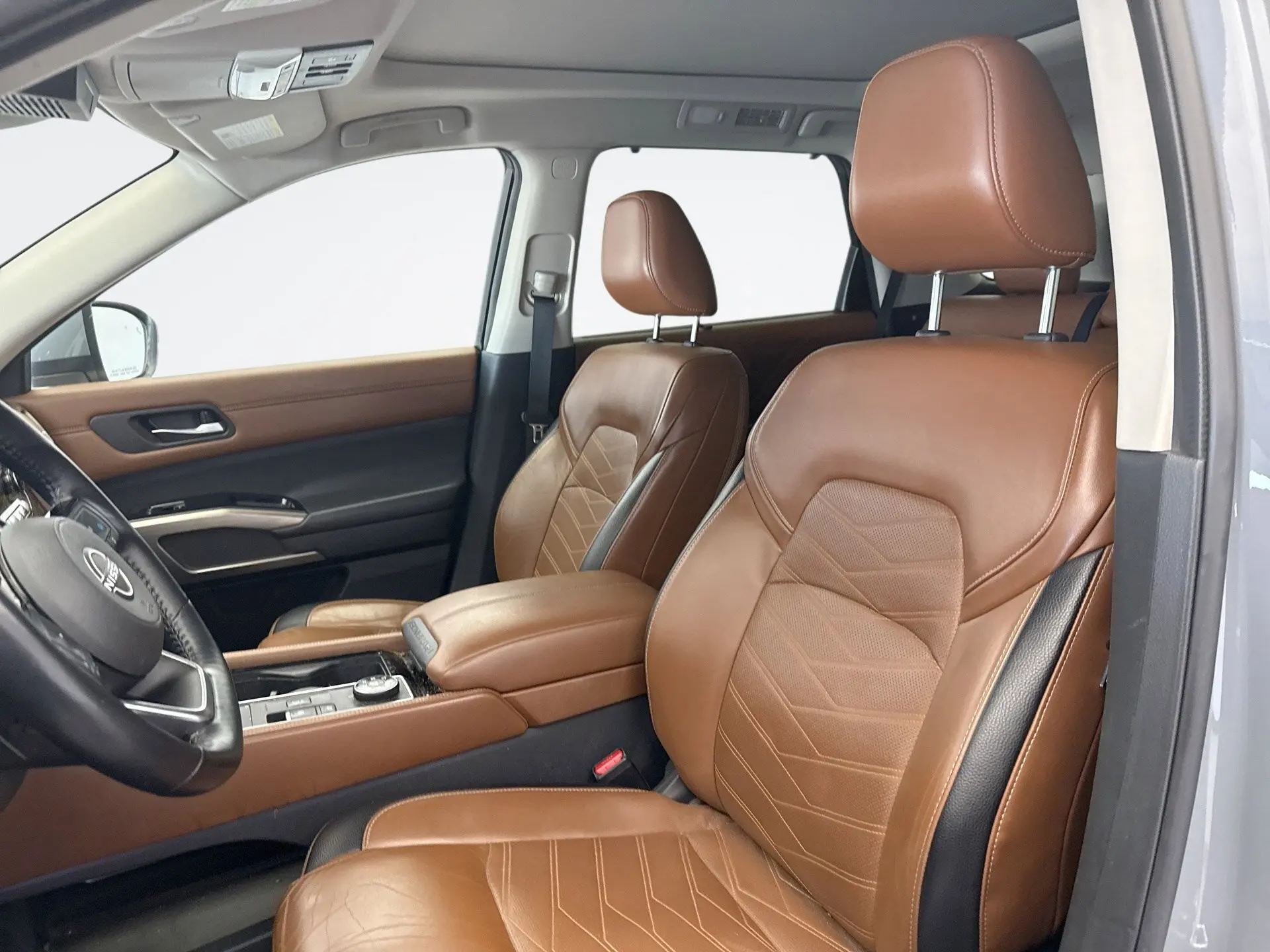 2023 Nissan Pathfinder Platinum photo 8