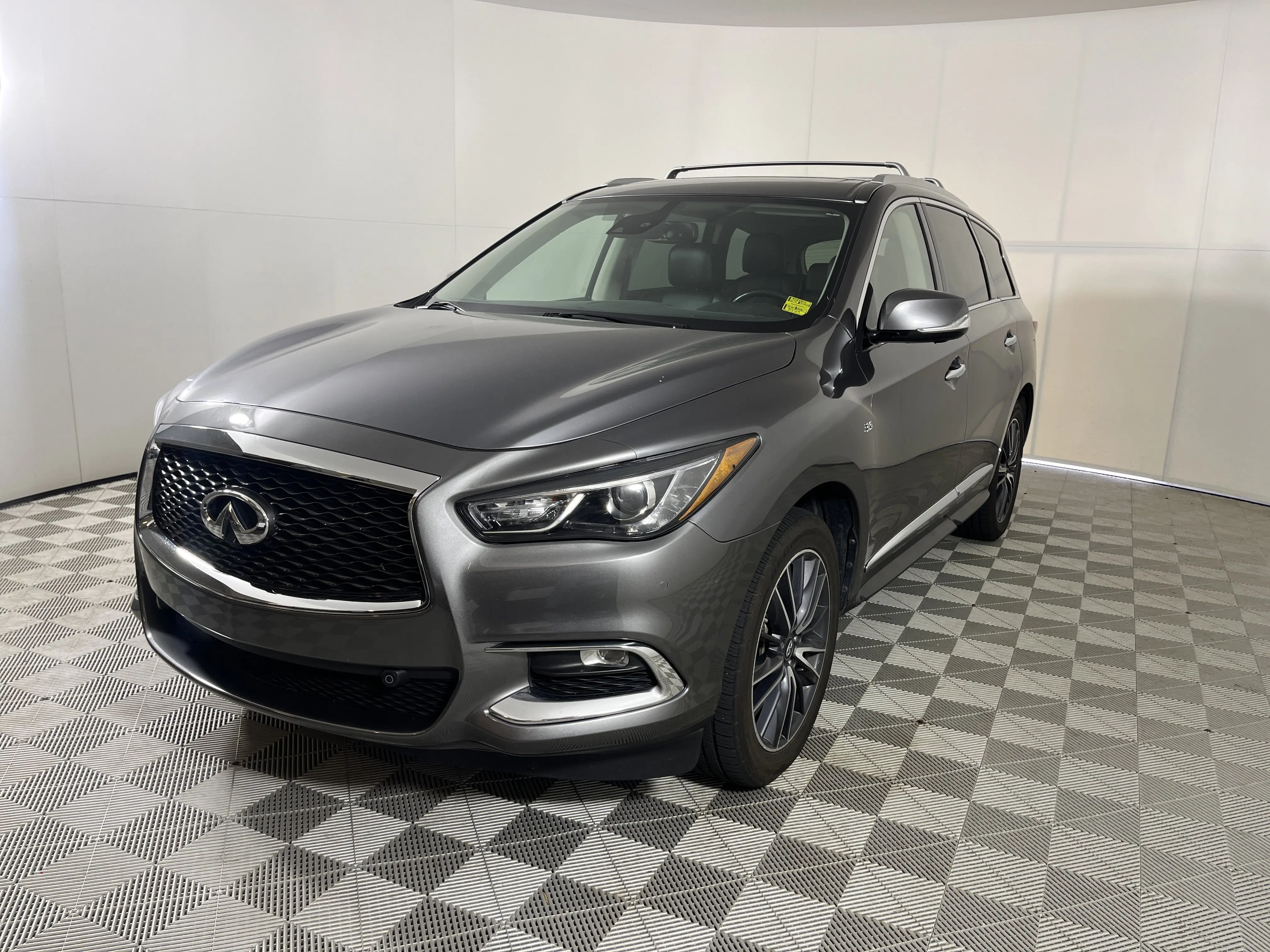 2017 Infiniti QX60 photo 4