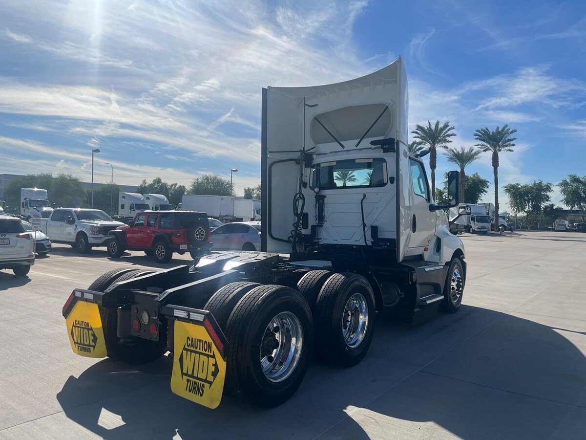 2022 International LT in Phoenix, AZ — photo 5