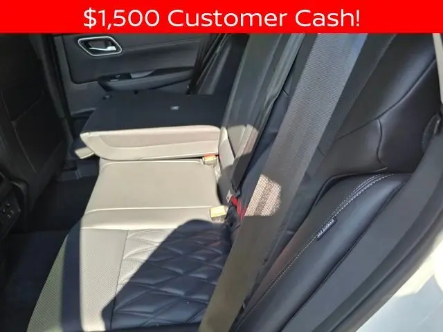 2026 Nissan Rogue Platinum photo 3