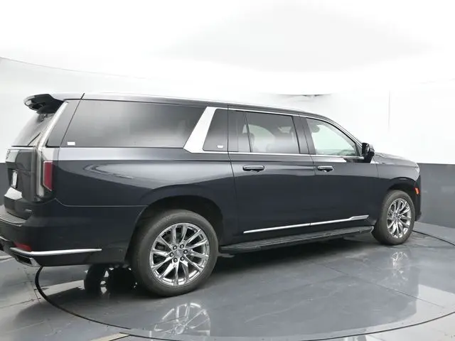 2023 Cadillac Escalade ESV Premium Luxury photo 7