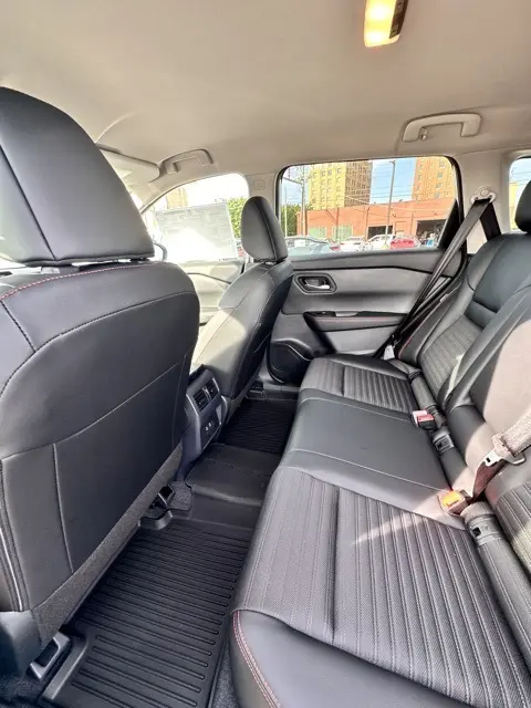 2026 Nissan Rogue SV photo 27