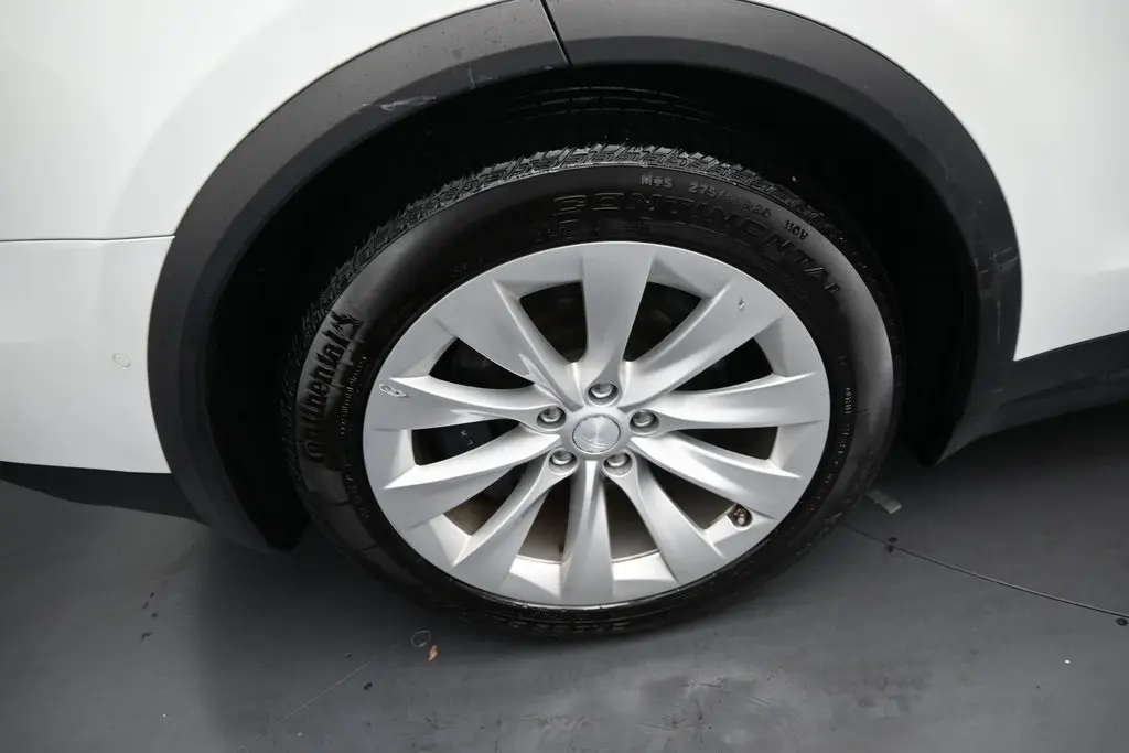 2019 Tesla Model X Long Range photo 38
