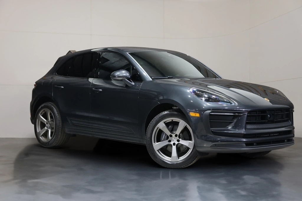 2023 Porsche Macan Base