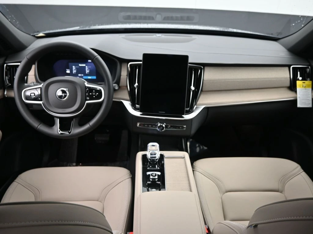 2026 Volvo - image 19
