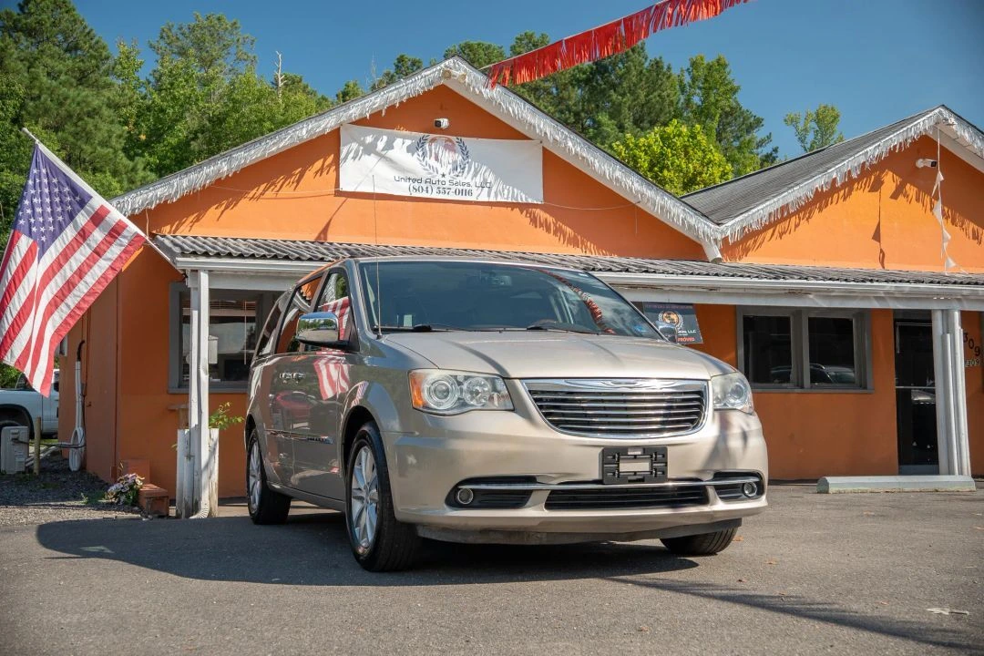 2015 Chrysler Town & Country Limited Platinum - Photo 31