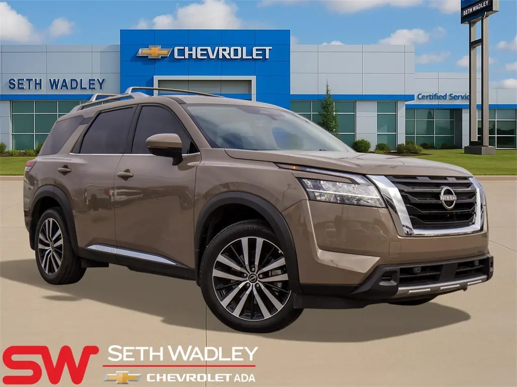 2024 Nissan Pathfinder Platinum's photo