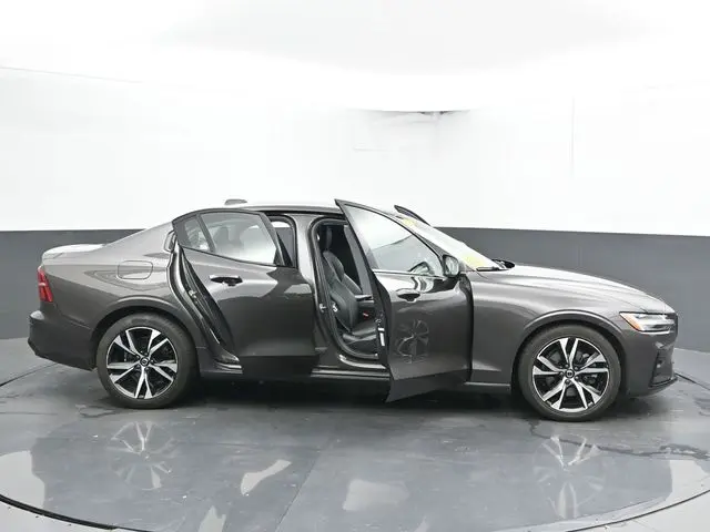2024 Volvo S60 B5 Core photo 45