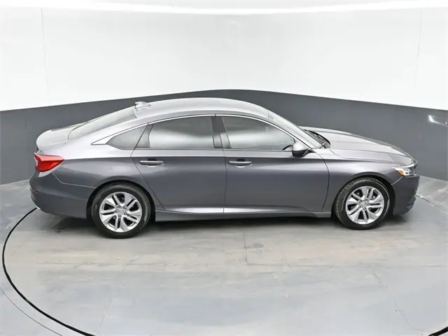 2018 Honda Accord LX photo 32