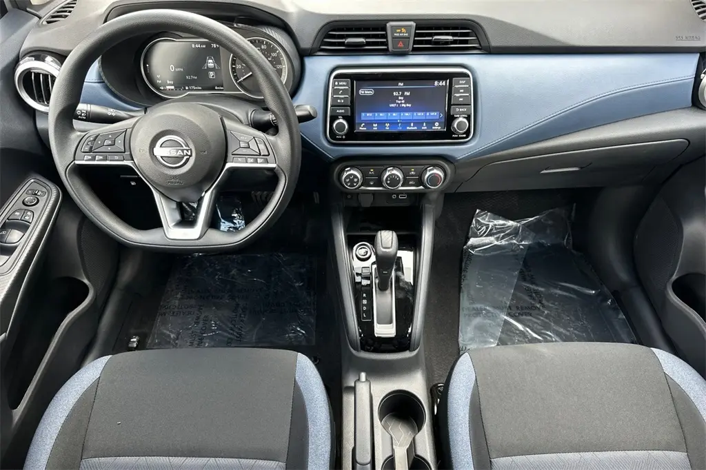 2025 Nissan Versa 1.6 SV photo 13