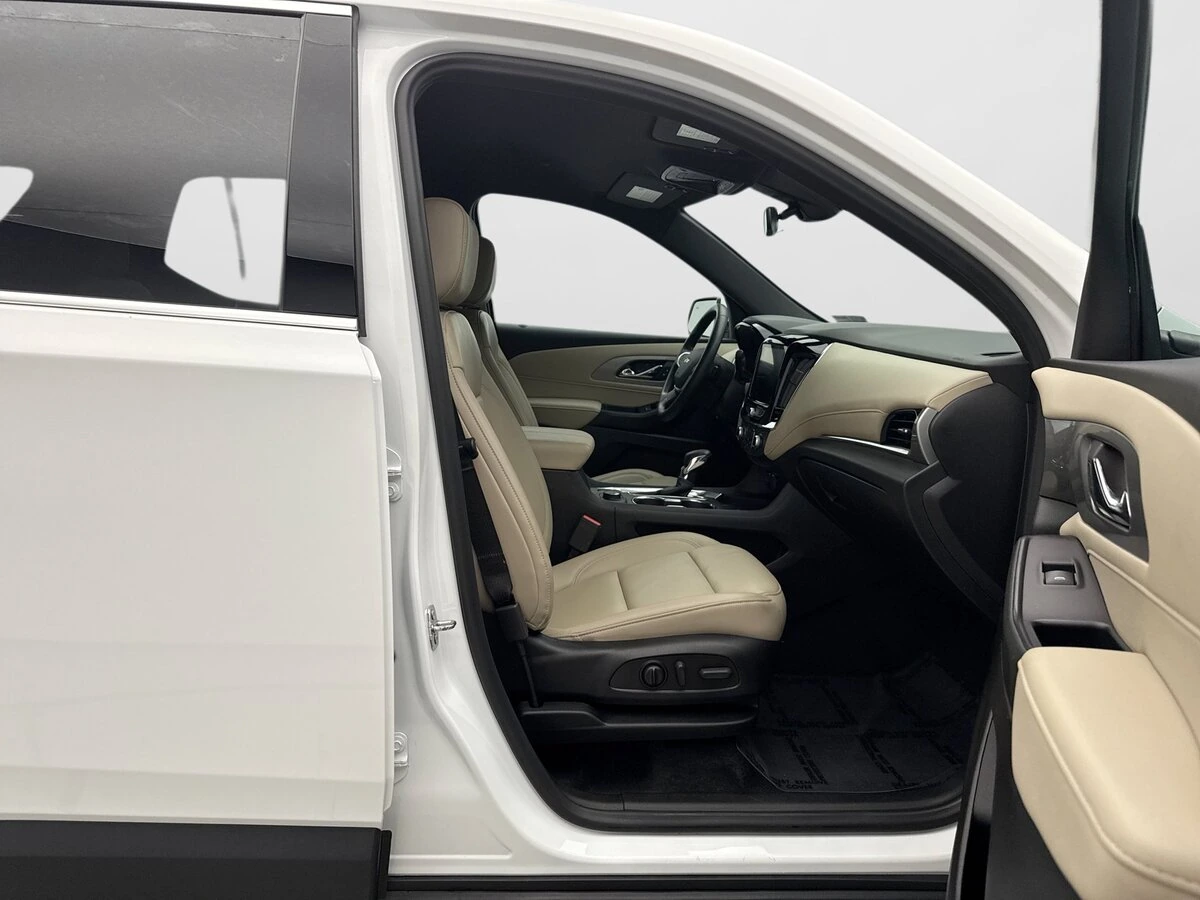 2023 Chevrolet Traverse 3LT - Photo 17