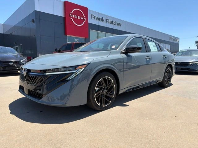 2026 Nissan Sentra SR CVT's photo