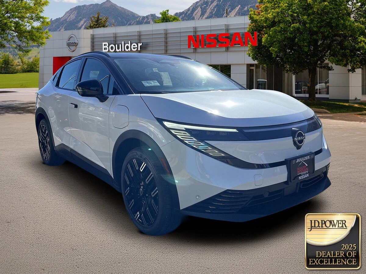 2026 Nissan LEAF Platinum+'s photo