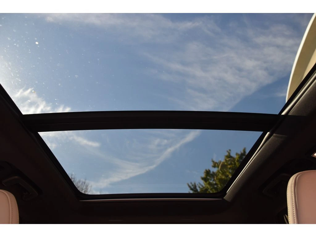 2026 Volvo - image 14