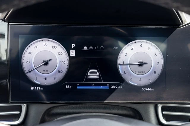 2025 Hyundai Elantra SEL - Photo 17
