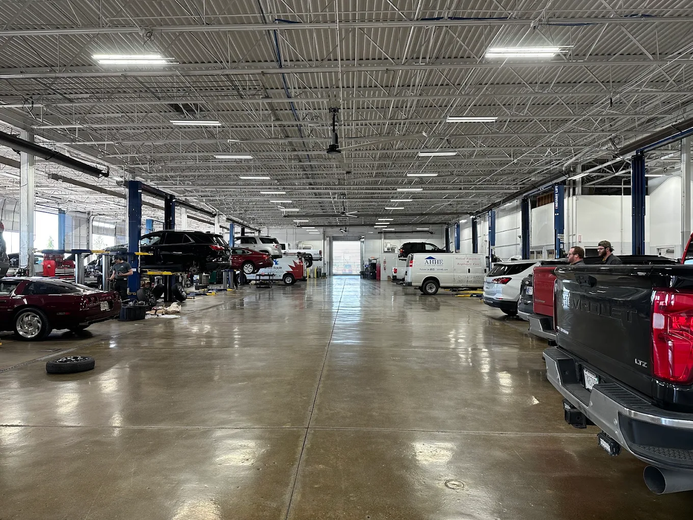 Leo Chevrolet of Indianapolis Service Shop