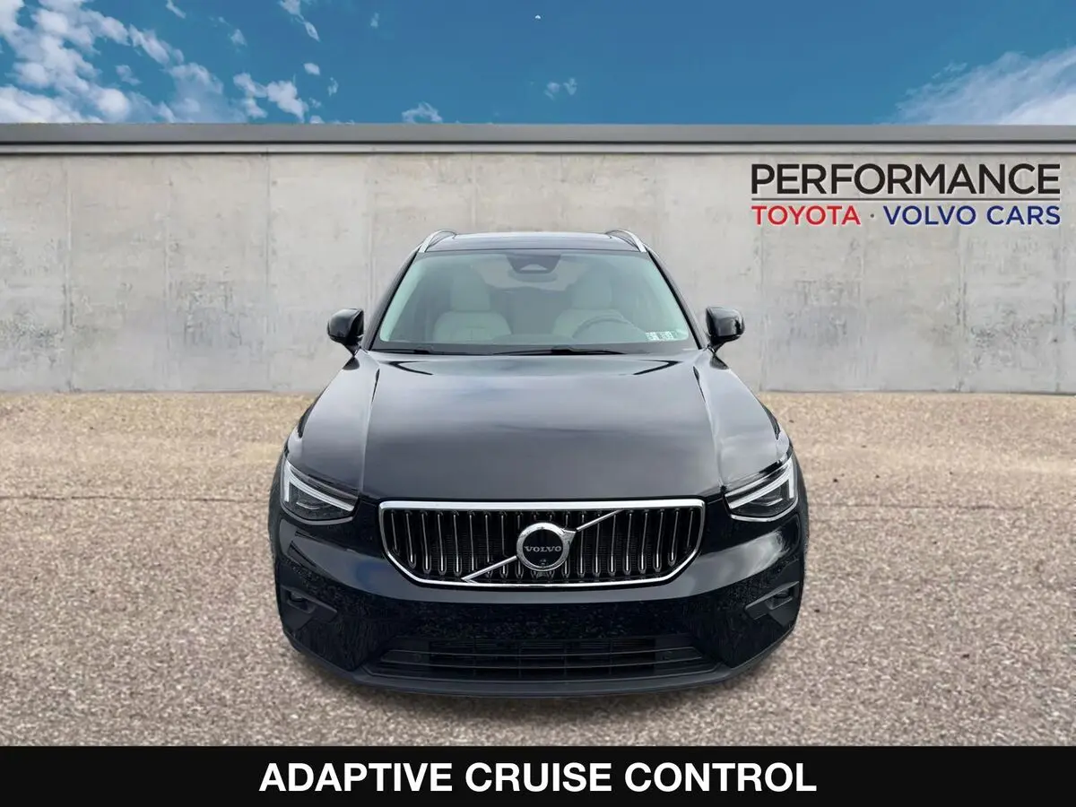 2024 Volvo XC40 Ultimate photo 3