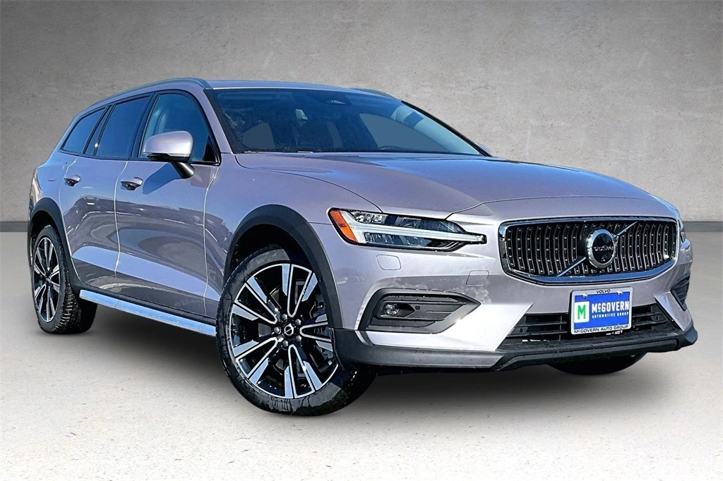 2026 Volvo - image 2