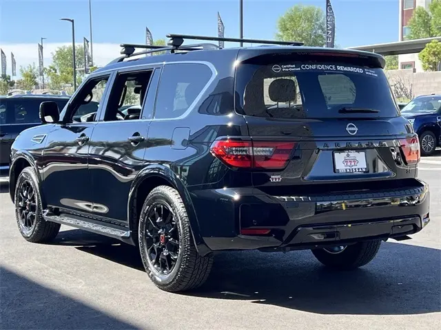 2023 Nissan Armada SL photo 3