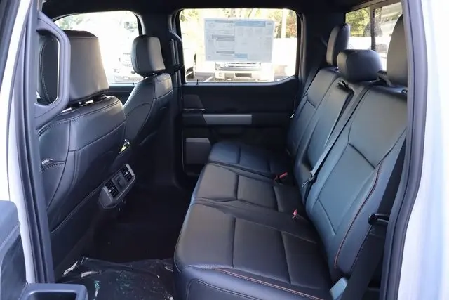 2025 Ford F-150 Lariat photo 13