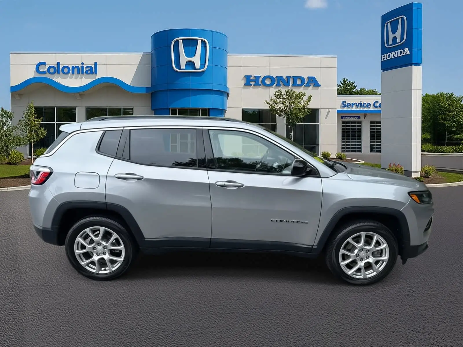2023 Jeep Compass Latitude Lux photo 6