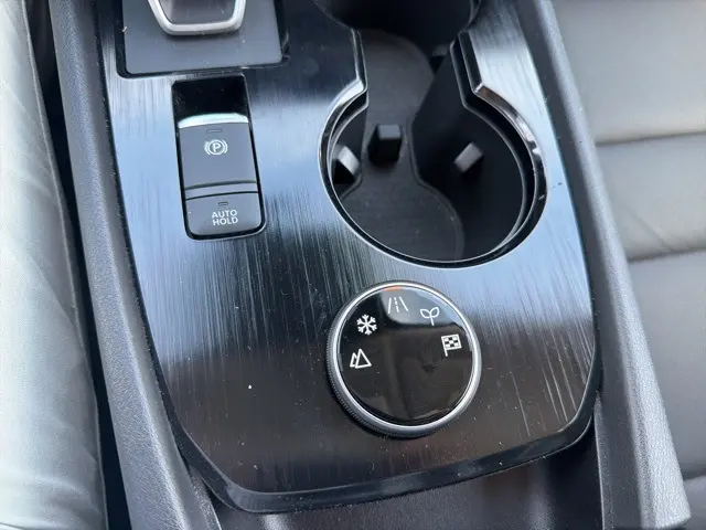 2024 Nissan Rogue SV photo 20