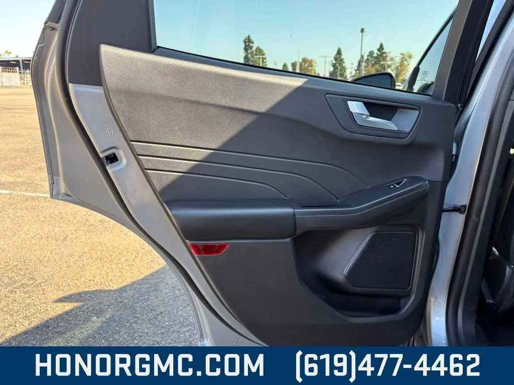 2024 Ford Escape ST-Line photo 16